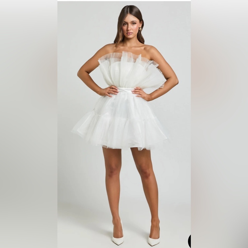NWT Showpo US 8 Amalya Mini Dress White Tiered Tulle Fit & Flare UK 12 FLAW - Picture 5 of 16
